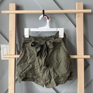 Abercrombie shorts in army green size XXS